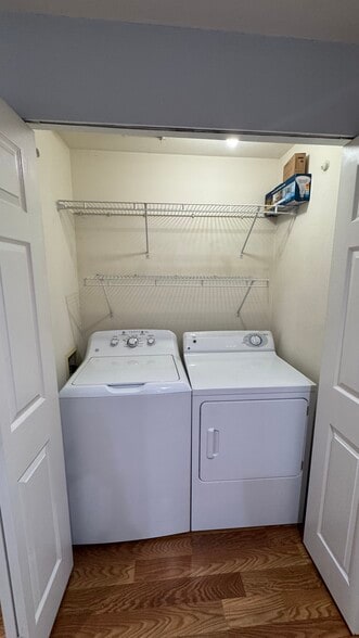 Laundry - 15805 Waynita Way NE
