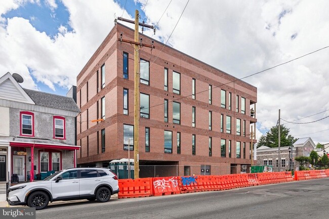 Building Photo - 6910 Ridge Ave