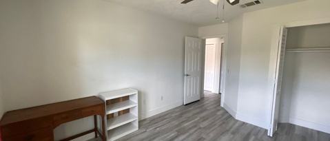 Building Photo - 1450 Mariposa Dr NE