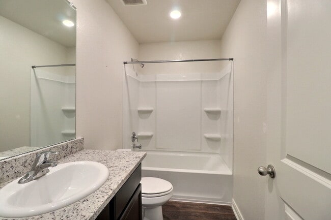 Building Photo - Move-In Ready 3-Bed Home with Solar Panels + Washer, Dryer & Refrigerator — Half Off Second Full ...