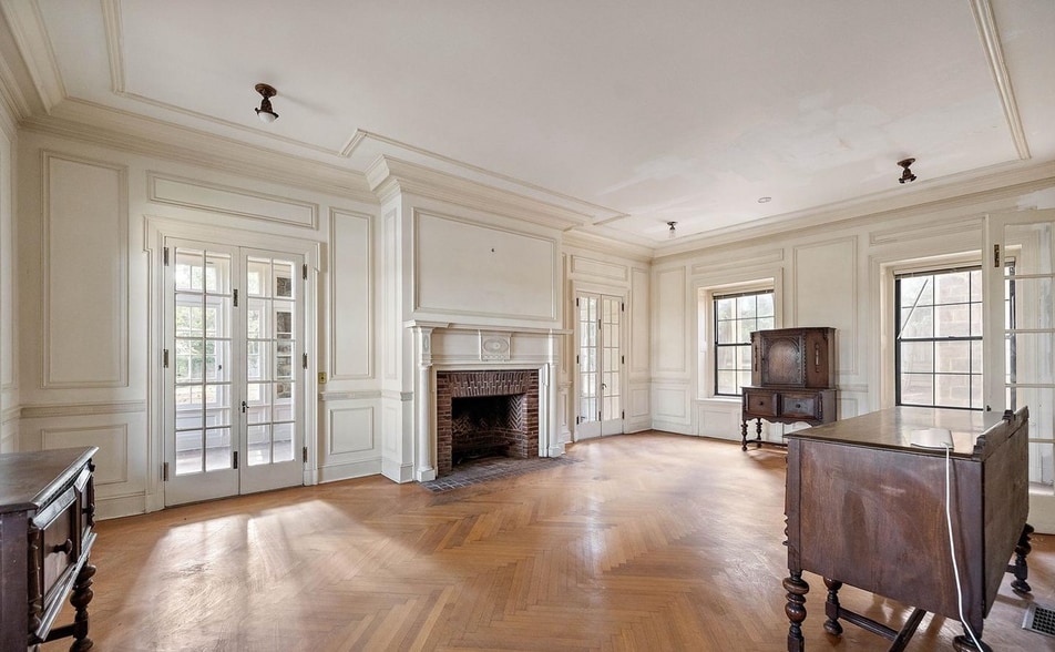 Library room - 2700 Philadelphia Pike