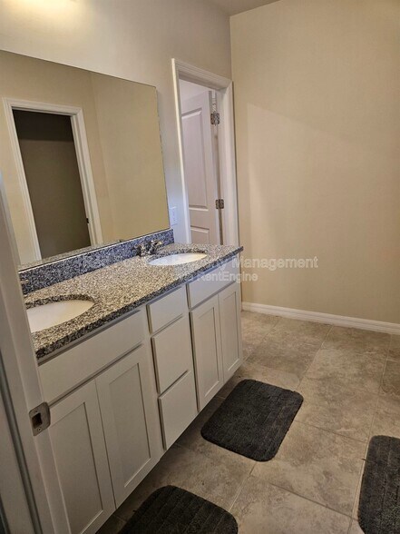 Building Photo - 16031 Enclaves Cove Dr