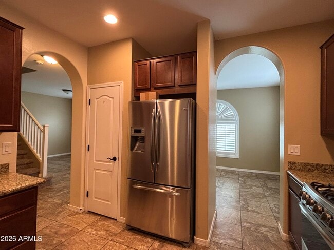 Building Photo - 948 S Huish Dr