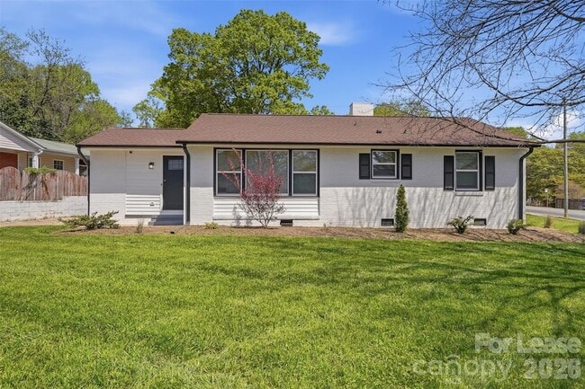 Building Photo - 2301 Shamrock Dr