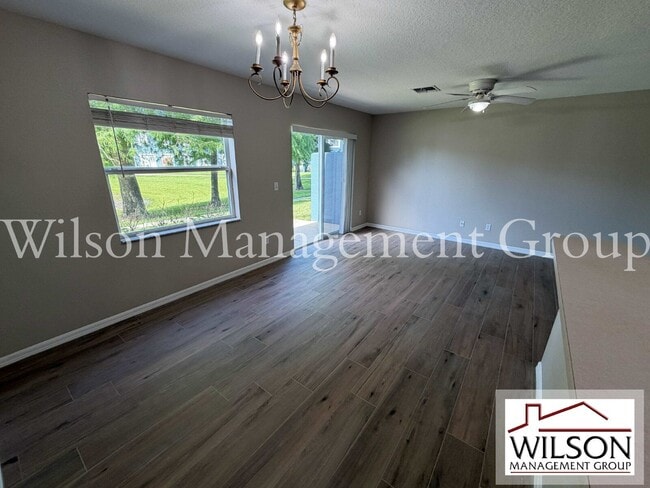 Building Photo - 12664 Somerset Oaks St