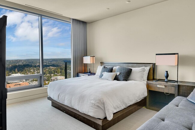 Building Photo - 3Bd/2.5Ba Bellevue Condo