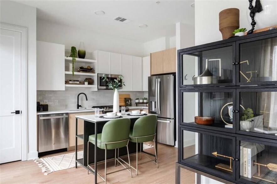 Building Photo - 665 Auburn Ave NE