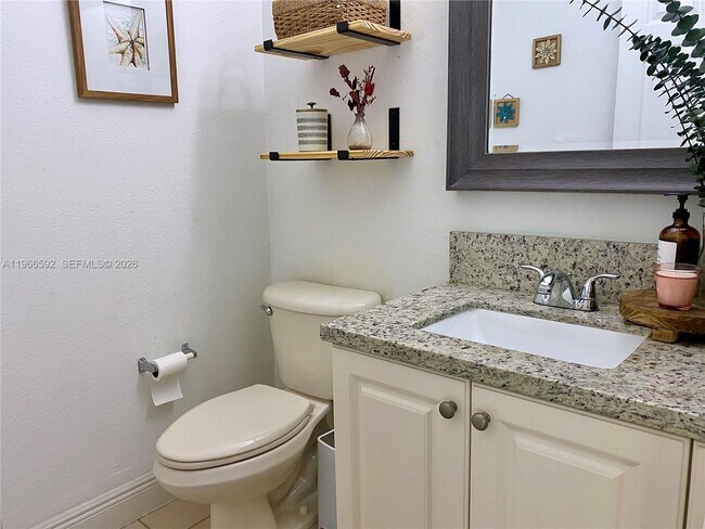 Building Photo - 5343 SW 40th Ave