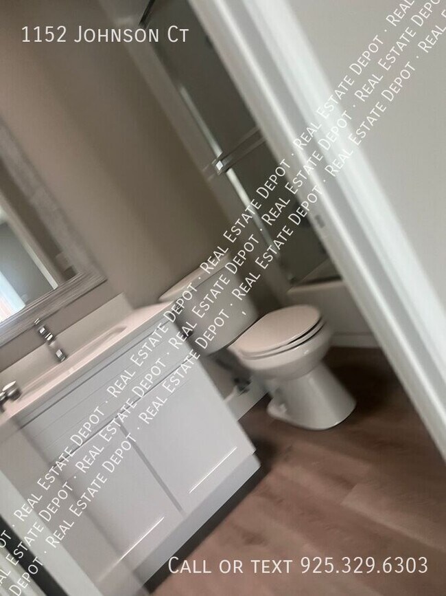 Building Photo - 1152 Johnson Ct