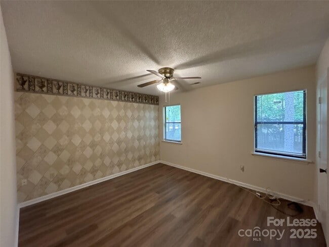 Building Photo - 6506 Doubletree Dr