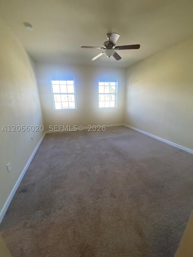 Building Photo - 9438 SW 171st Ct