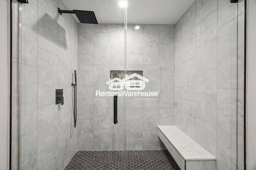 Building Photo - 5223 Braesvalley Dr