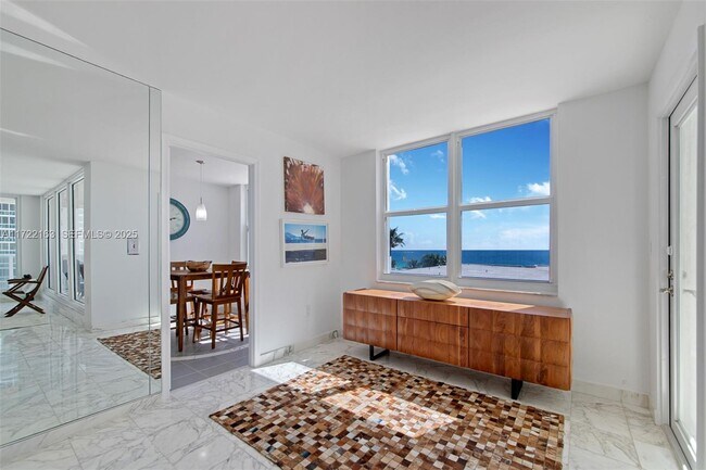 Building Photo - 2751 S Ocean Dr