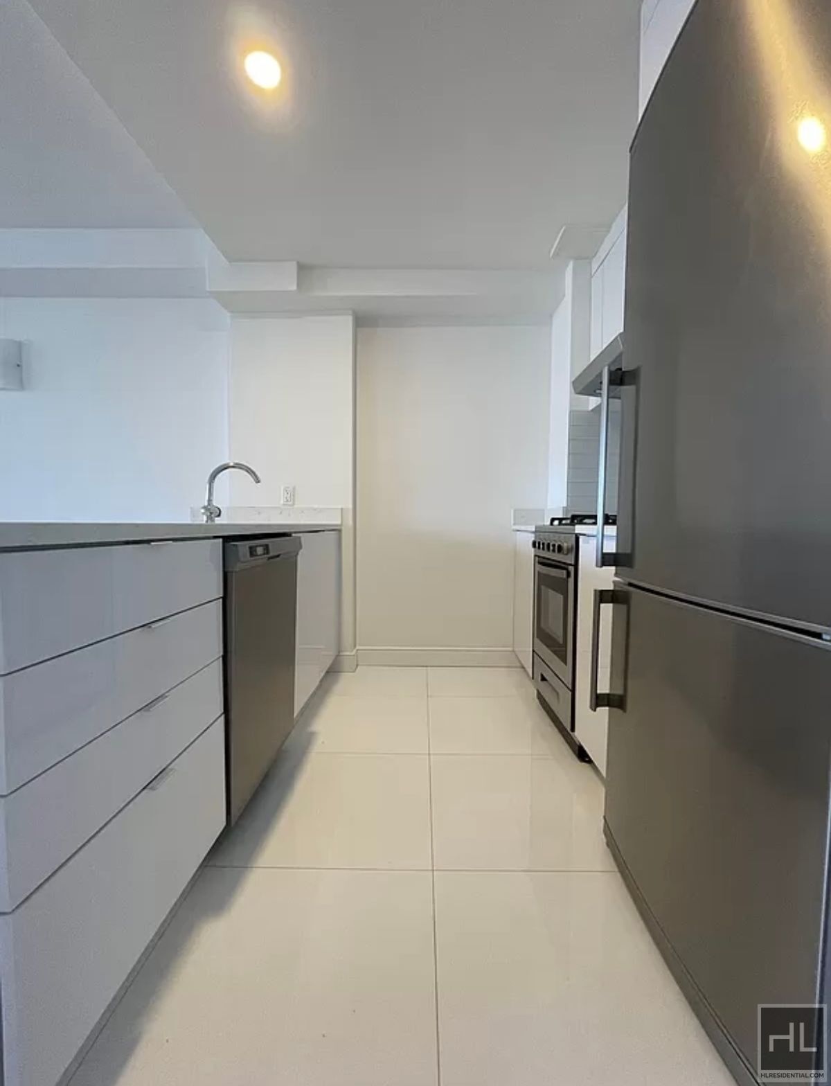 Building Photo - Rent stabilized 1 bedroom spanning 725 sq ...