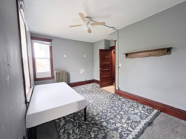 Building Photo - 216 E South St