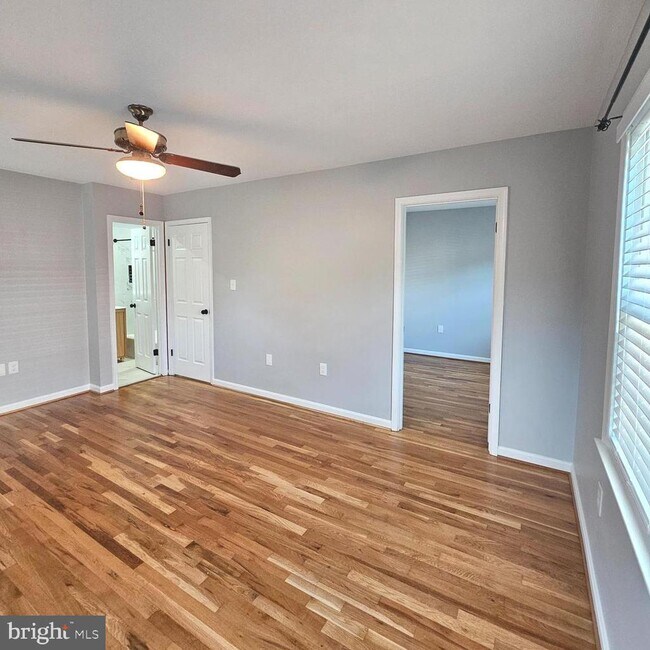 Building Photo - 7034 Bradwood Ct
