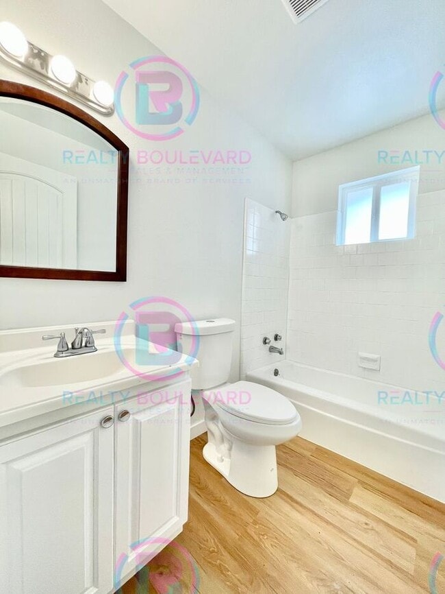 Building Photo - Charming 2-Bedroom 1 Bath Fenced Backyard with Patio