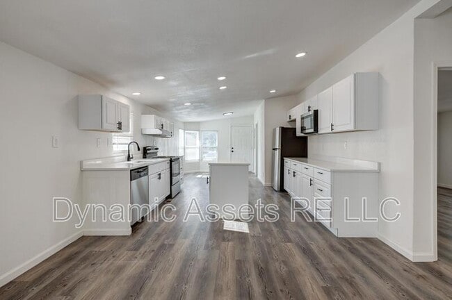 Building Photo - 705 N Cayuga St