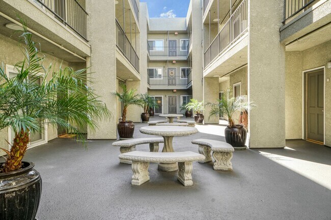 Floorplan - Highland Villa Apartments