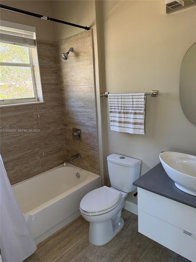 Building Photo - 1819 Mariners Ln