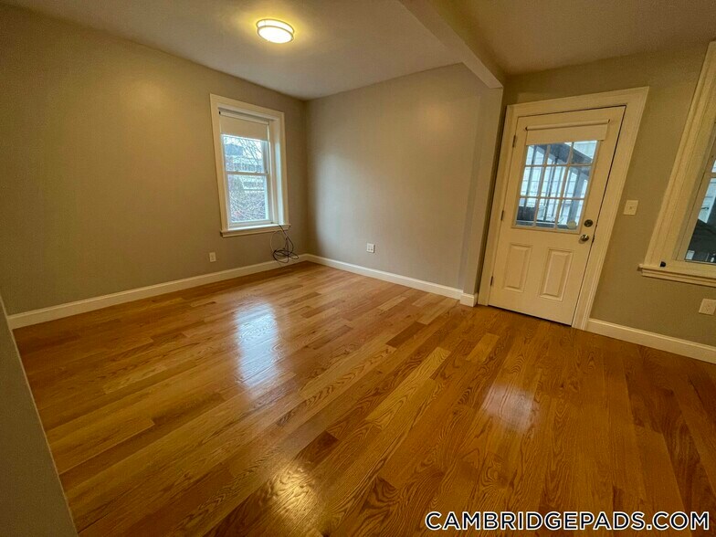 Building Photo - 124 Berkshire St