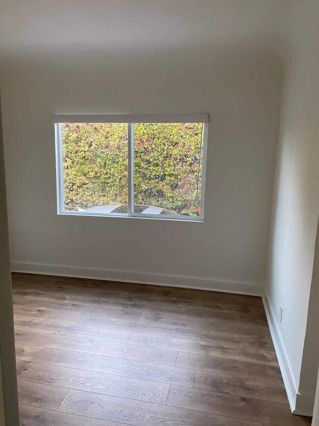 Building Photo - 4525 Avocado St