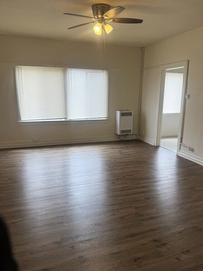 Interior Photo - 984 S. Oxford Avenue,