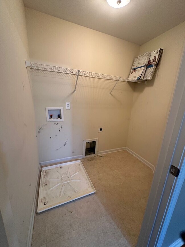Building Photo - 1203 Castle Pines Dr