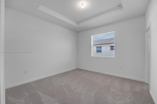 Building Photo - 2858 SE 25th Ave