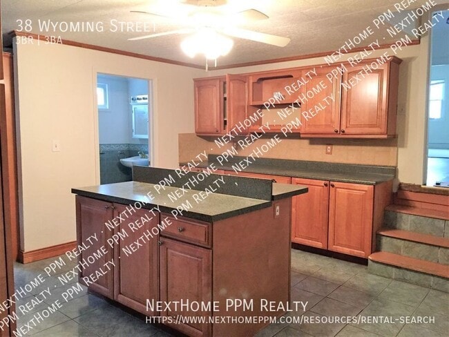 Building Photo - 38 Wyoming St