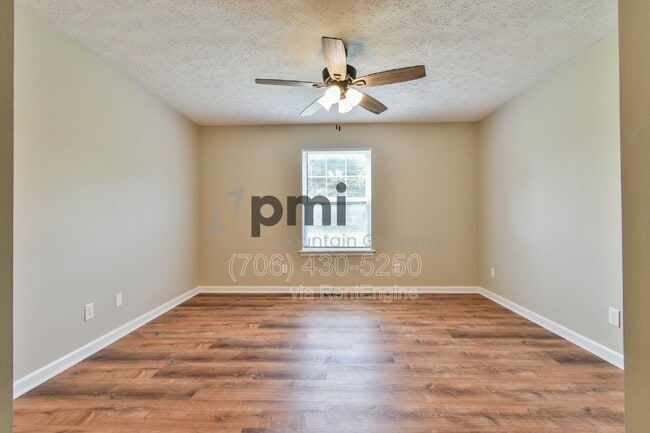 Building Photo - 138 Sunset Oaks Dr