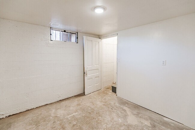 Building Photo - 175 S 100 W