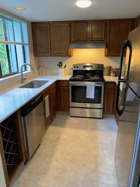 Primary Photo - 375 Bellevue Way SE