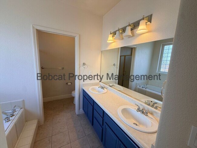Building Photo - 1362 Branden Ln
