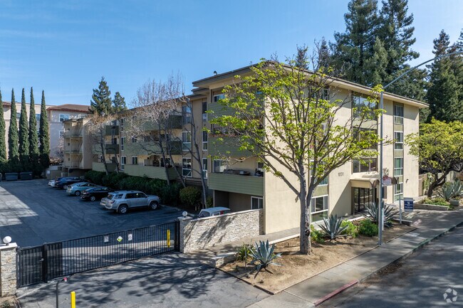 Building photo - Crestview Apartments