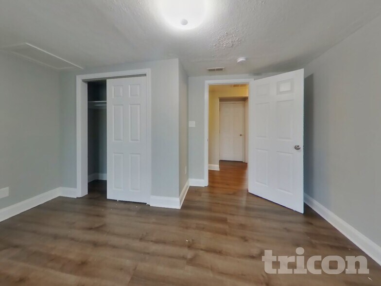 Building Photo - 5150 Wolfe Dr