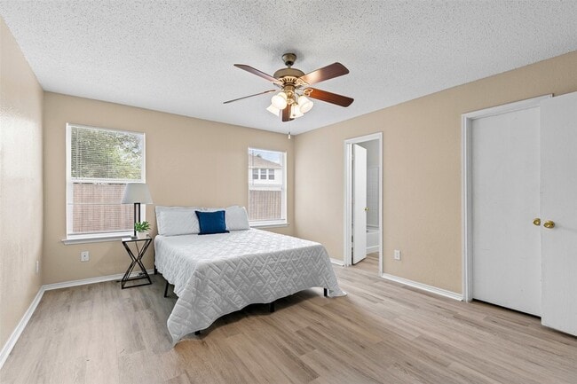 Building Photo - 13717 Canyon Ranch Rd