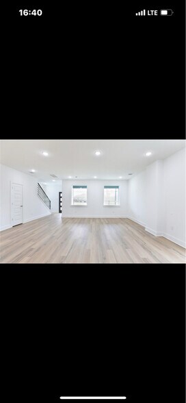 Building Photo - 8220 Bonaire St