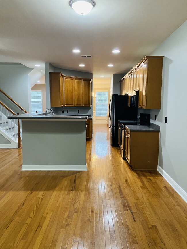 Building Photo - 9035 Parlor Dr