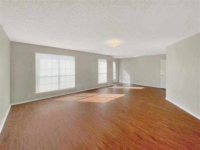 Building Photo - 303 Quail Meadows Ln