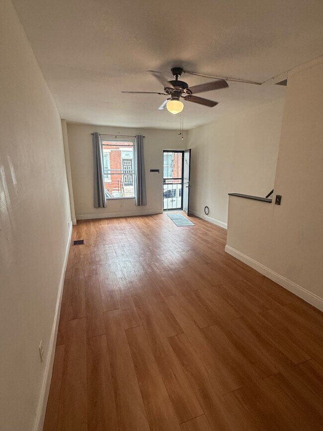 Building Photo - 824 Winton St