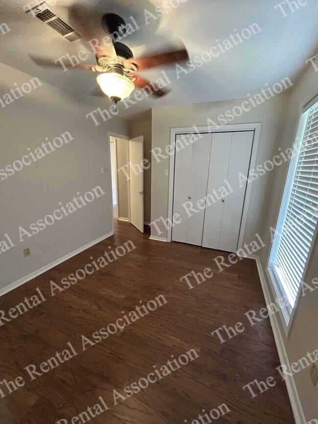 Building Photo - 103 Liner Dr