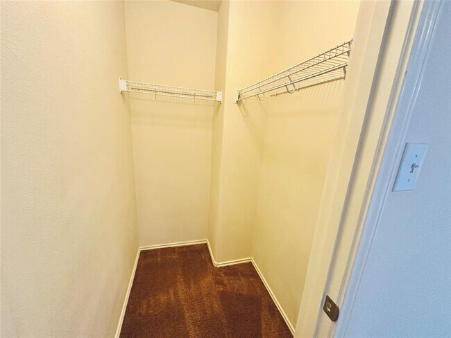 Building Photo - 2205 Boyds Way