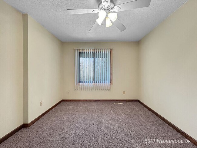 Building Photo - 5347 Wedgewood Dr