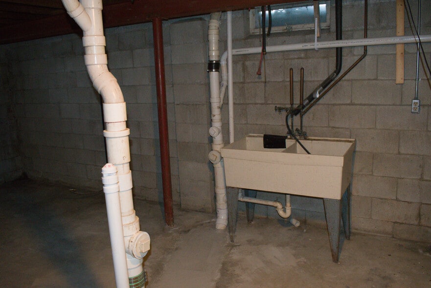Utility Sink - 9640 W Barnard Ave