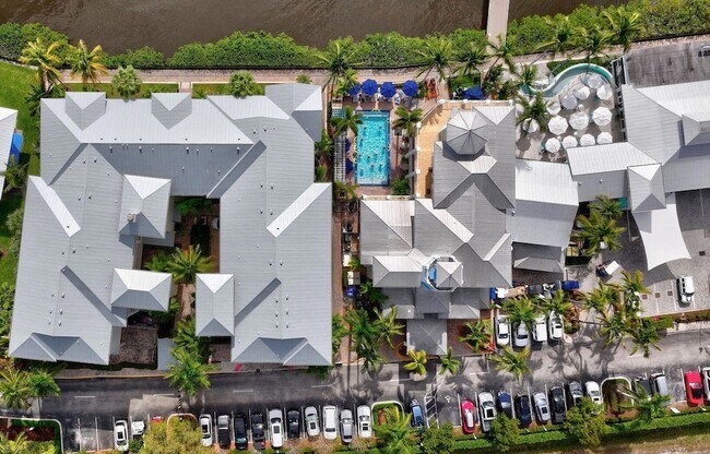 Building Photo - 975 NW Flagler Ave