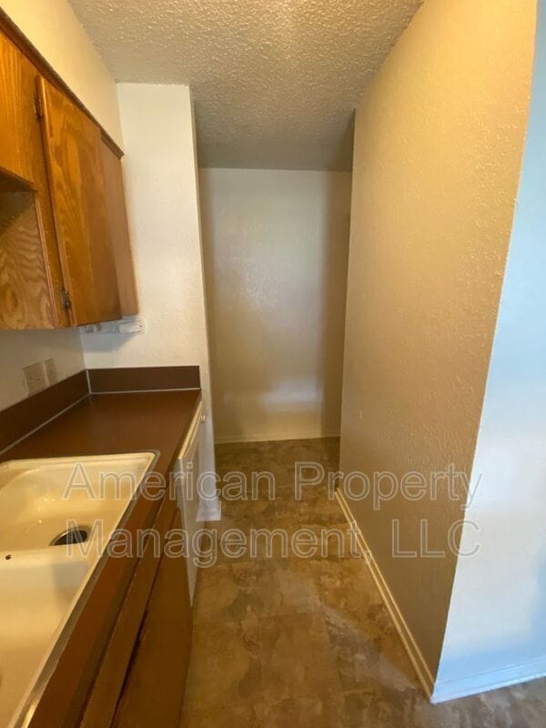 Building Photo - 2303 W Quantico St