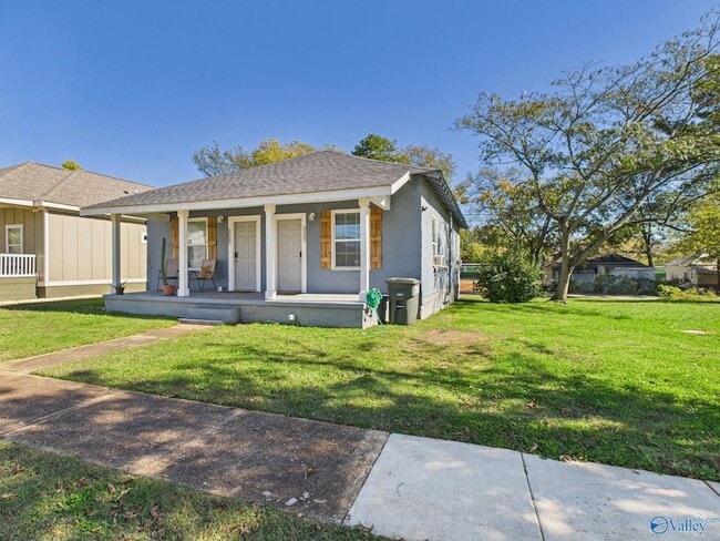 Building Photo - 2104 Levert St NE