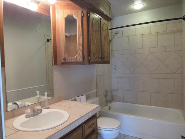 Building Photo - 936 W Tesio Way