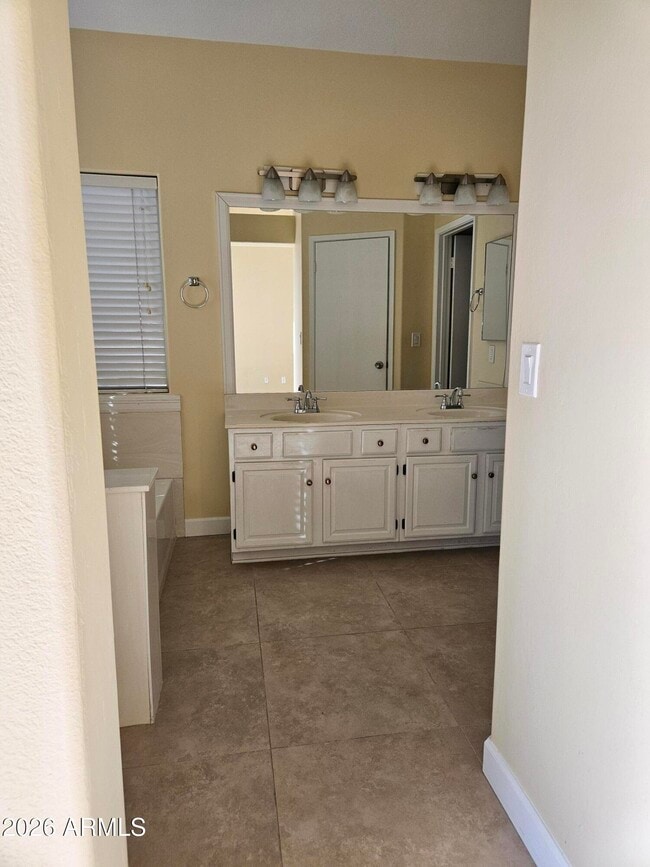 Building Photo - 4637 E Desert Cactus St